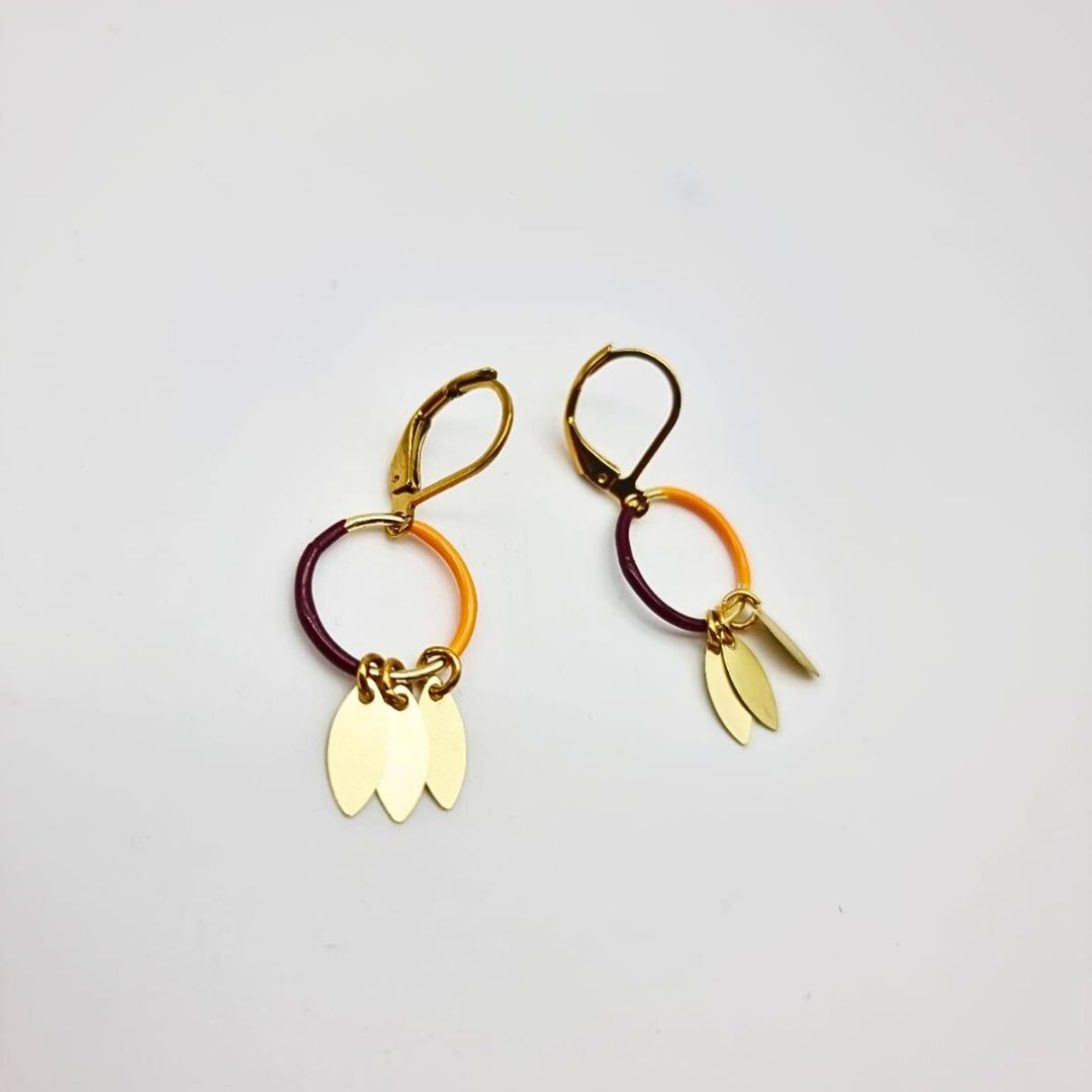 Boucles “Duo Éclat” – Résine bicolore & doré mat, fait main – Image 2