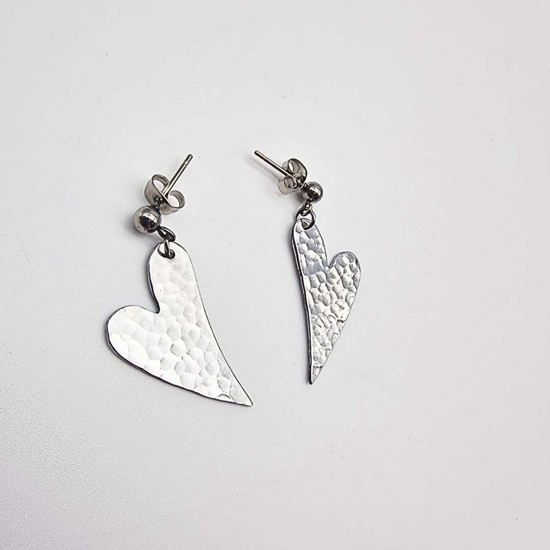 Boucles “Cœur d’Argent” – Cœur martelé fait main, ultra-léger – Image 2