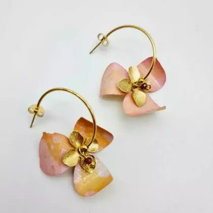 Boucles “Grenat Poudré” – Bijou doré et pierre grenat, fait main