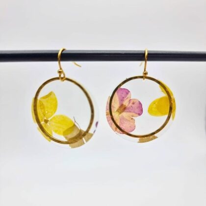 Boucles “Flora” – Bijou fleurs séchées & laiton doré, fait main