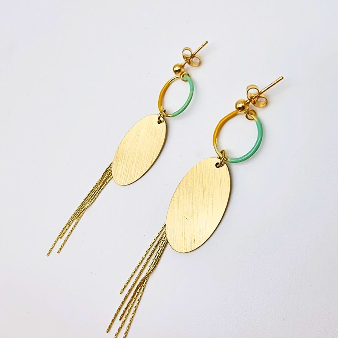 Boucles “Élégance Solaire” – longues, dorées & légères, fait main – Image 3