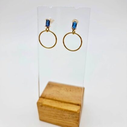 Boucles d’oreilles – Mini Cercle & Cristal Facetté – Collection : Éclosion