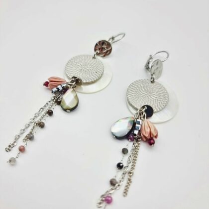 Boucles “Nacre Astrale” – Nacre & pierres semi-précieuses fait main