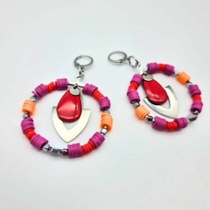 Boucles d’oreilles créoles colorées en acier inoxydable – Résine émaillée & perles Heishi