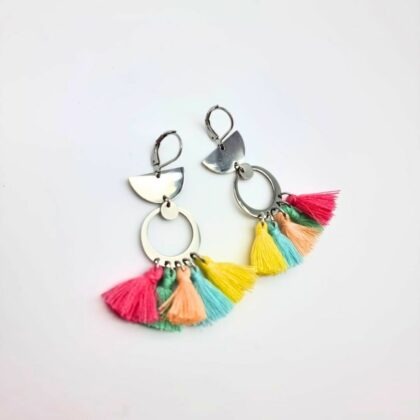 Boucles d’oreilles en acier inoxydable avec pompons en coton multicolores