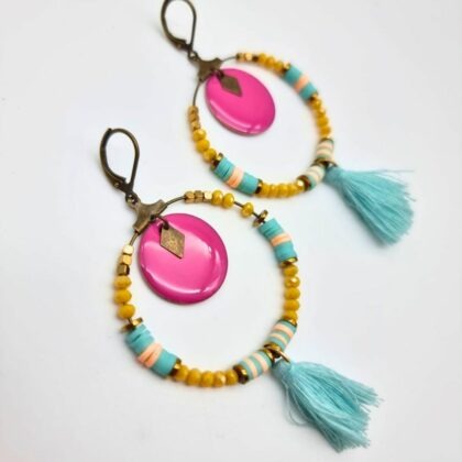 Boucles d’oreilles colorées avec pompon – Bijou artisanal – Prix doux