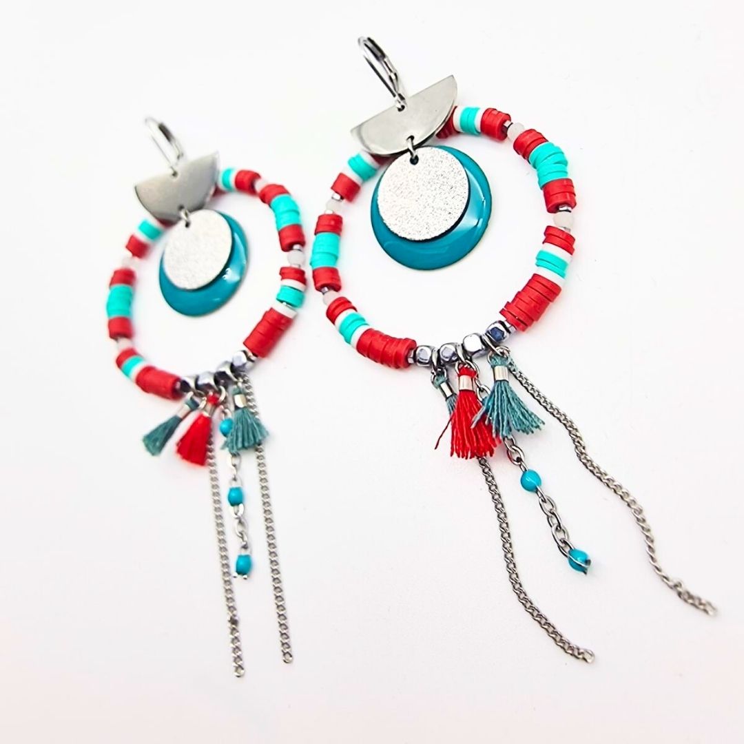 Boucles d’oreilles créoles bohèmes en acier inoxydable, perles de verre & heishi – Image 3