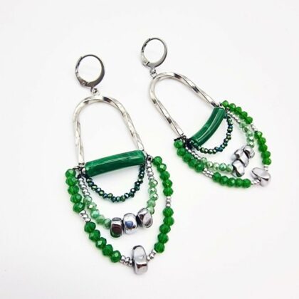 Boucles d’oreilles graphiques vertes en acier inoxydable, perles de verre et hématite