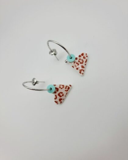 Boucles d&rsquo;oreilles Amore Léopard | Cœur léopard en pâte polymère – Charly & Kty