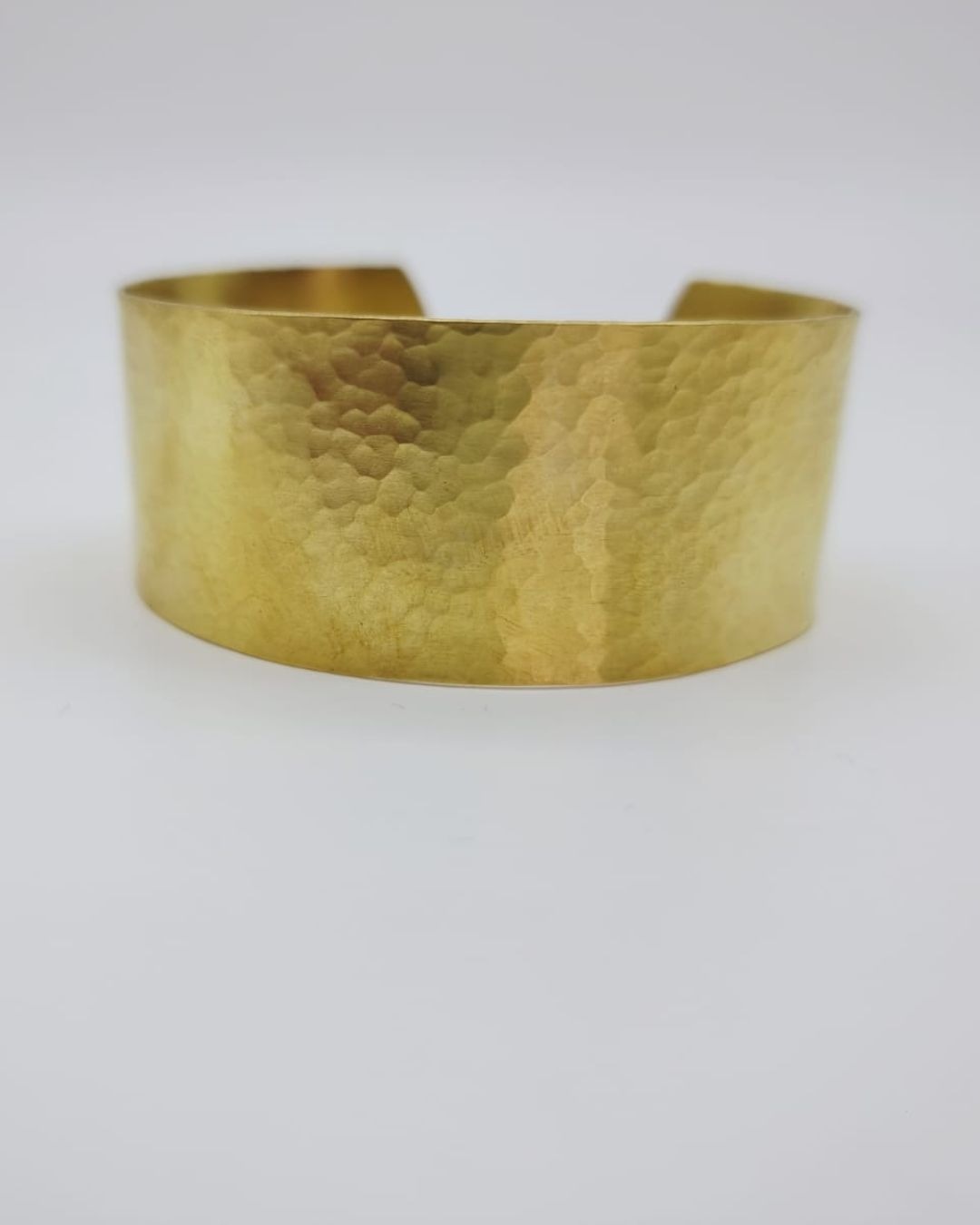 Bracelet manchette Éclat – Bracelet en laiton martelé et poli à la main – Image 3
