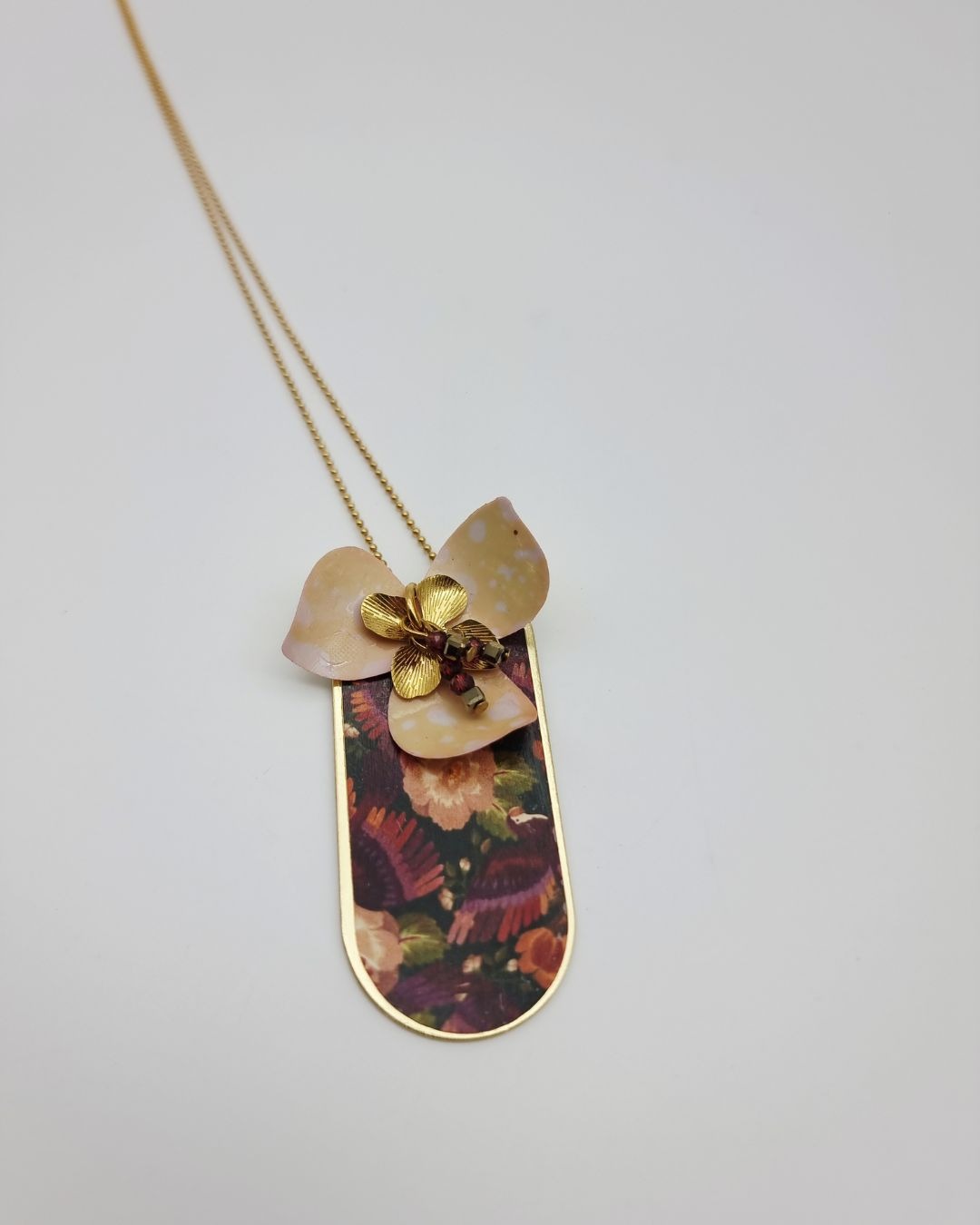 Sautoir Fleur d'Automne – Collection Les Audacieuses – Image 2