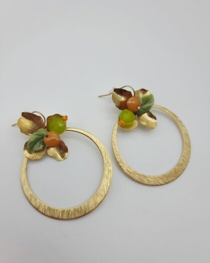 Boucles d&rsquo;oreilles Fleur Dorée & Perles Vertes – Collection Échappées Belles