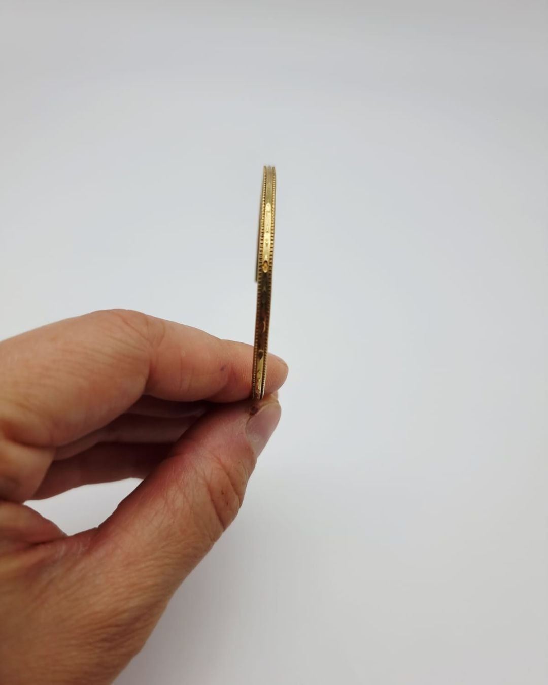 Bracelet Héritage – Jonc fin gravé en laiton fabriqué en France – Image 2