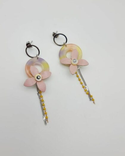 Boucles d’oreilles Éclosion – Fleurs en cuir et acétate | Collection Capsule Été
