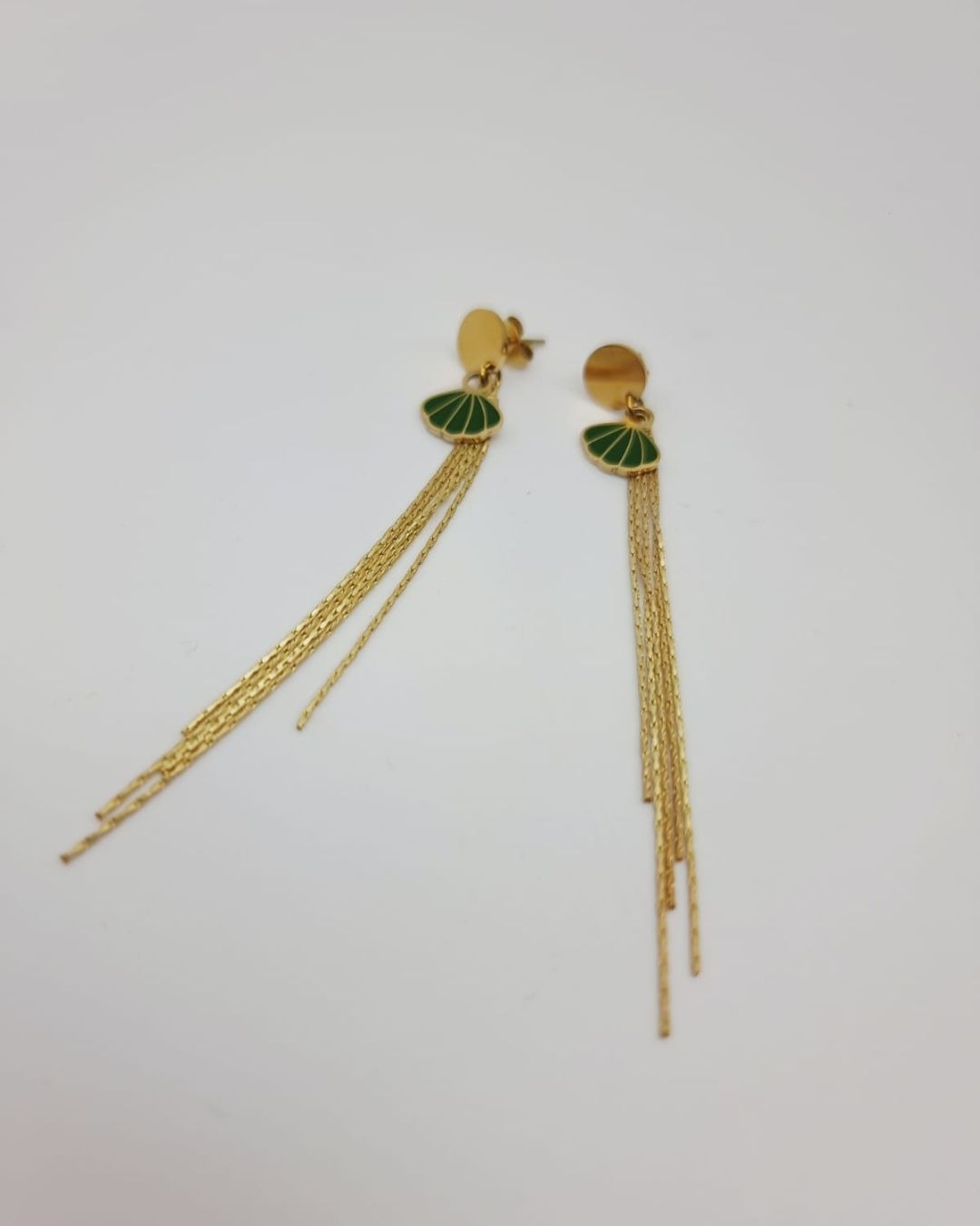 Boucles d'oreilles Néréa – Coquillage & chaînes dorées | Capsule Eté Les Echapées belles – Image 3