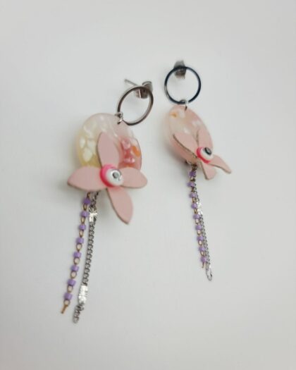 Boucles d&rsquo;oreilles Éclosion – Fleurs en cuir et acétate | Collection Capsule Été